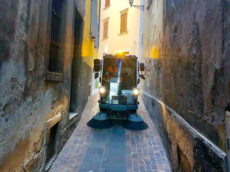 spazzatricel elettrica con batteria litio